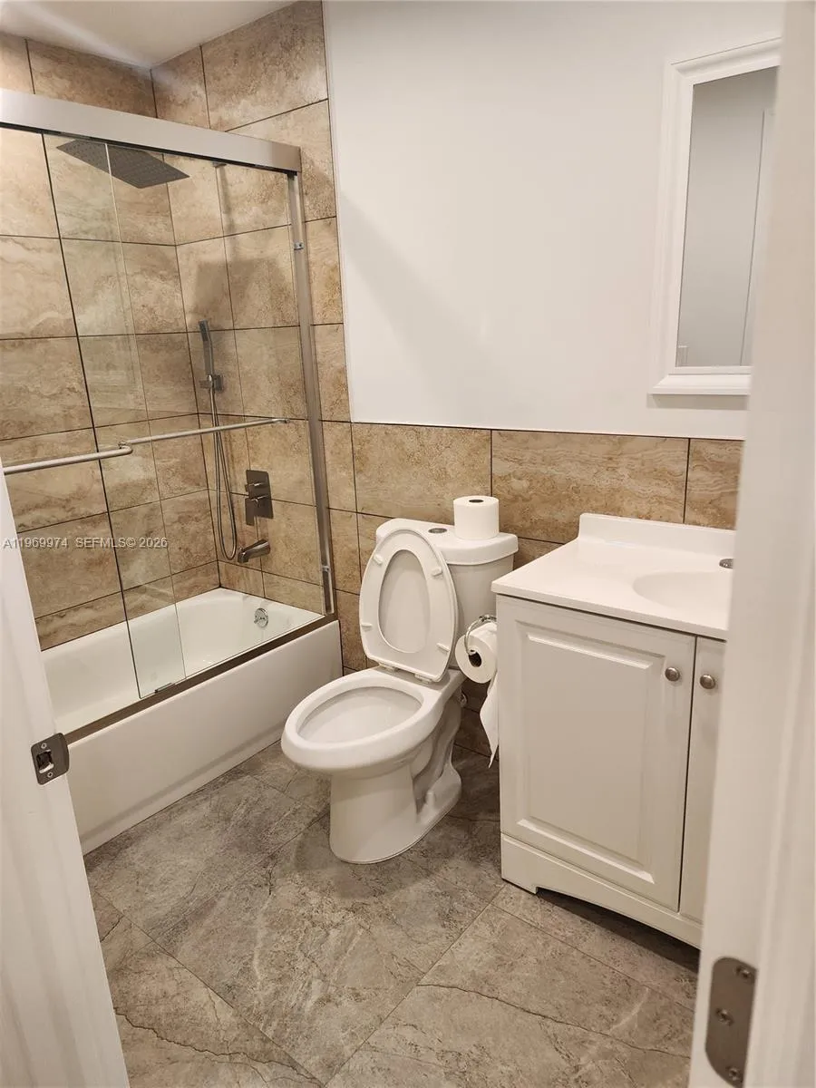 413 SW 10th St Delray Beach, FL 33444