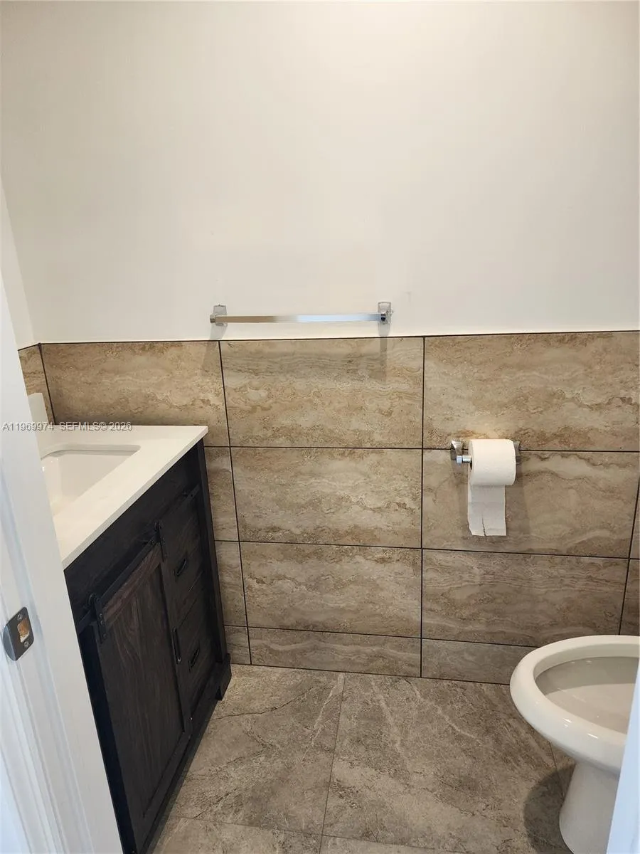 413 SW 10th St Delray Beach, FL 33444