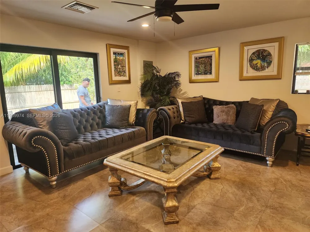 413 SW 10th St Delray Beach, FL 33444