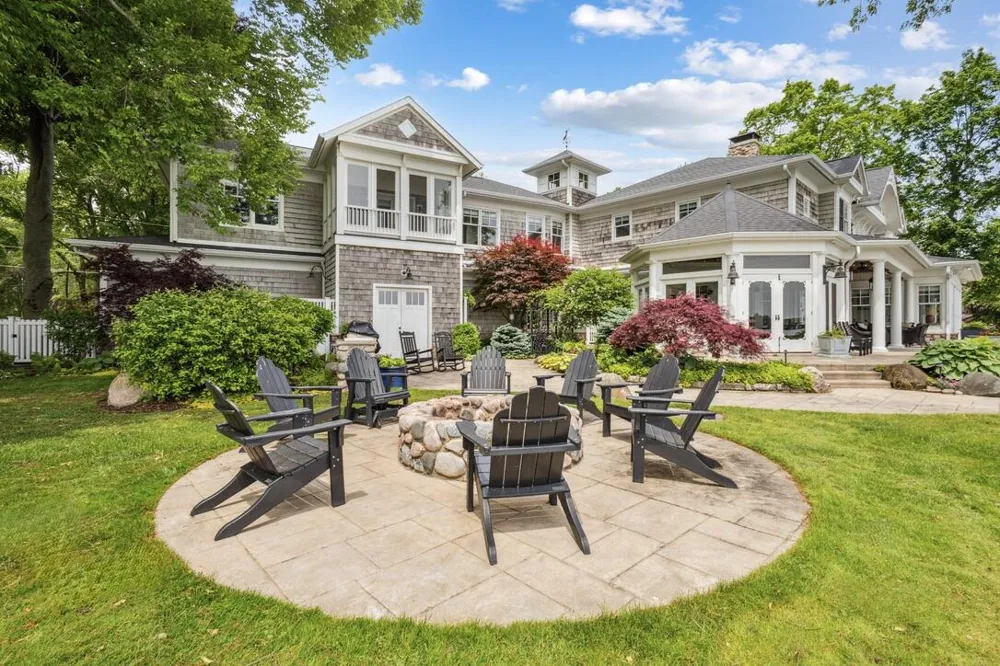 20331 Blairs View Drive White Pigeon, MI 49099