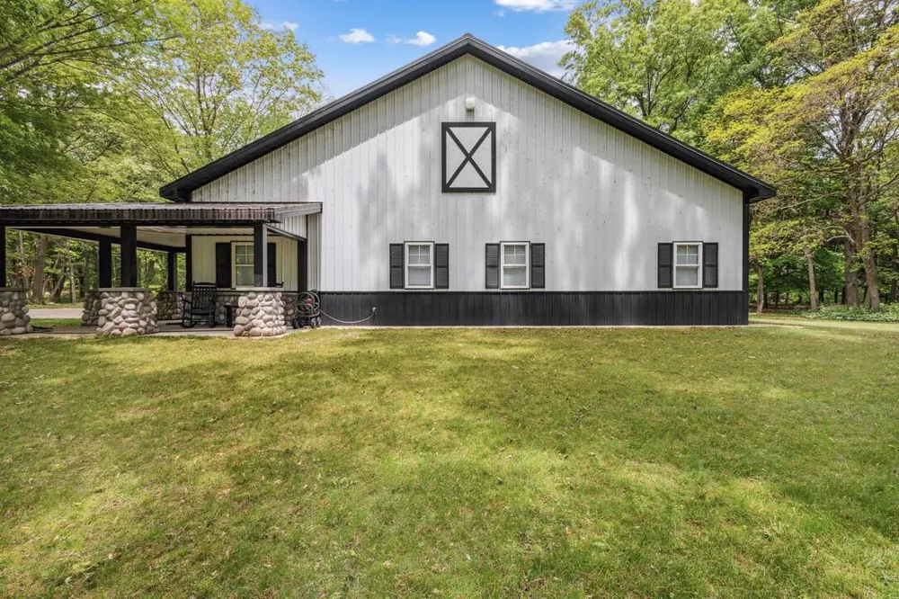 20331 Blairs View Drive White Pigeon, MI 49099