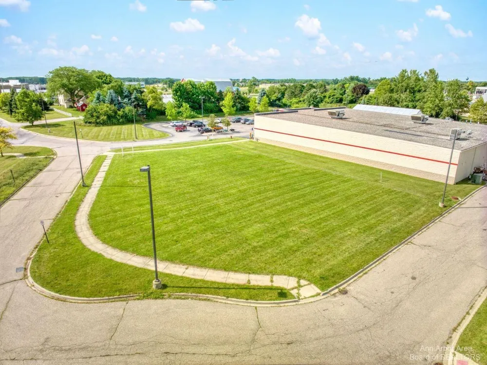 7608 E Michigan Avenue Saline, MI 48176
