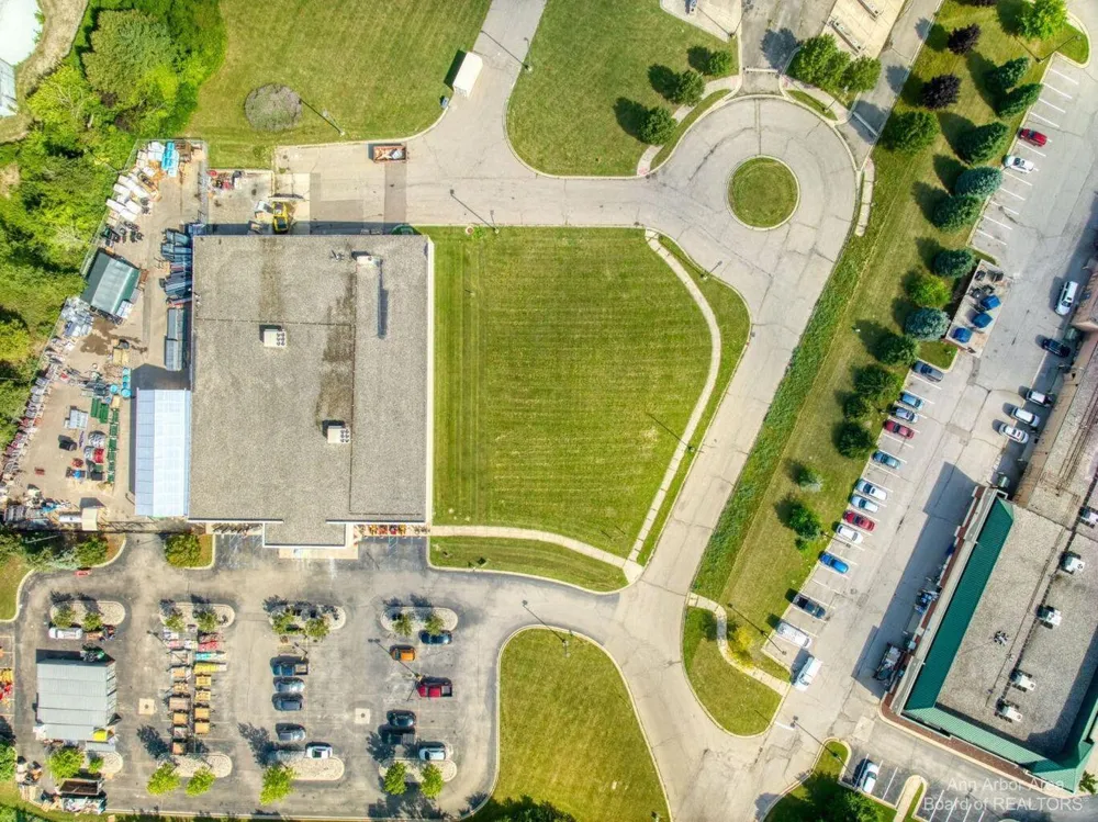 7608 E Michigan Avenue Saline, MI 48176