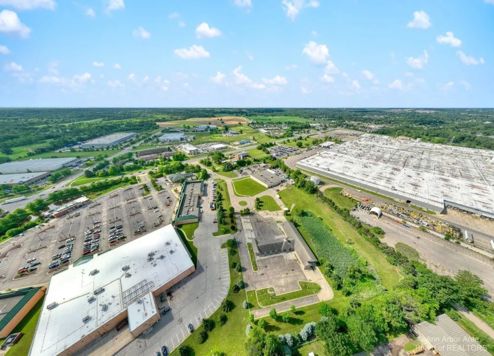 7608 E Michigan Avenue Saline, MI 48176