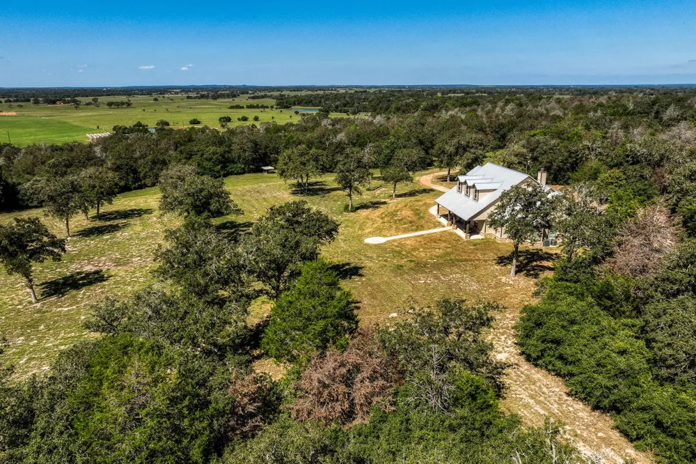 3336 County Road 326 Lexington, TX 78947