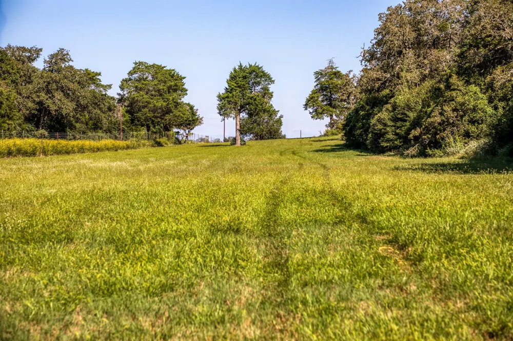 3336 County Road 326 Lexington, TX 78947