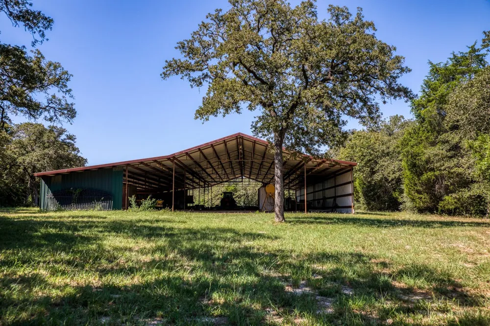 3336 County Road 326 Lexington, TX 78947
