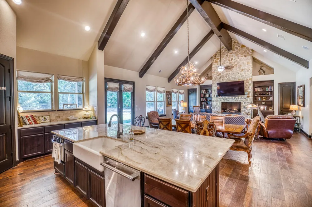 3336 County Road 326 Lexington, TX 78947