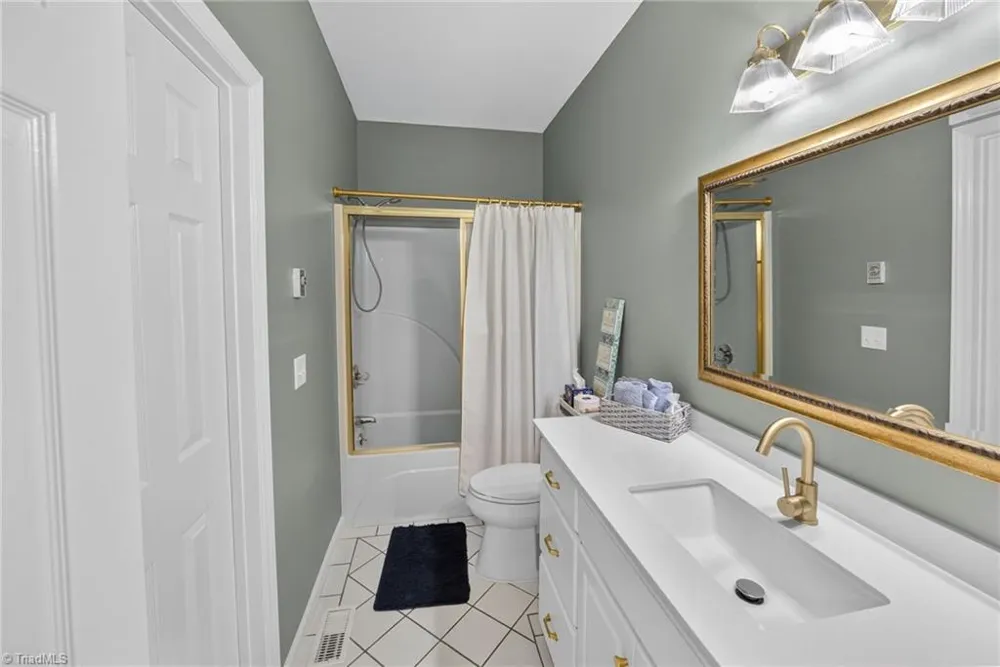 233 Lakeview Place #D-2 Jefferson, NC 27640