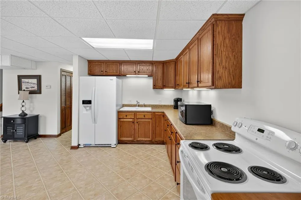 233 Lakeview Place #D-2 Jefferson, NC 27640