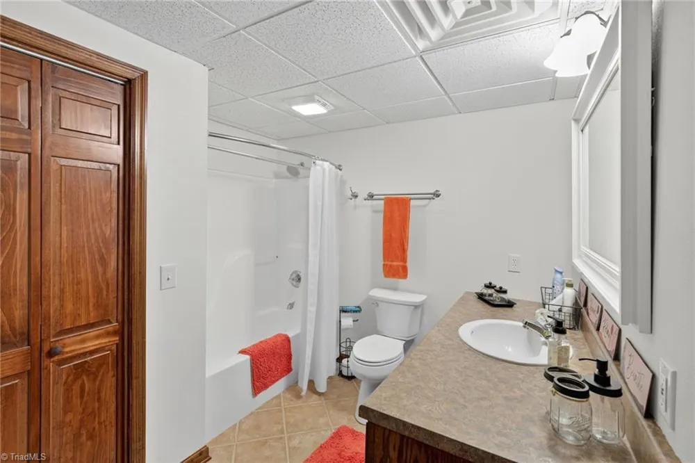233 Lakeview Place #D-2 Jefferson, NC 27640