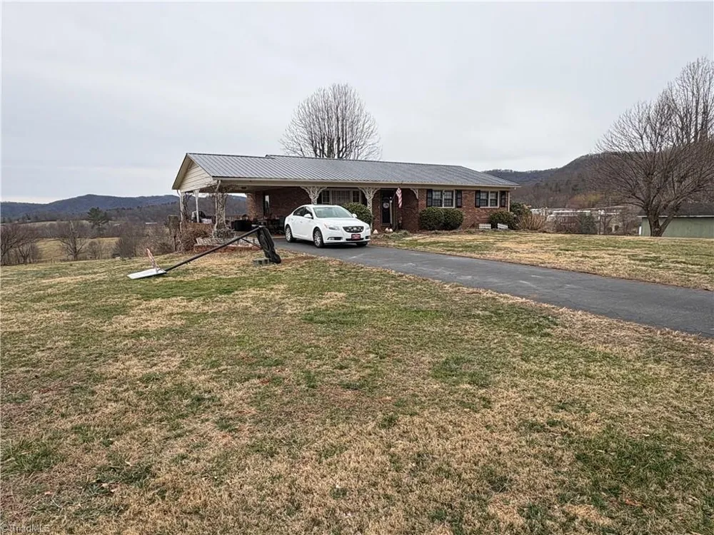 927 Shingle Gap Road Purlear, NC 28665