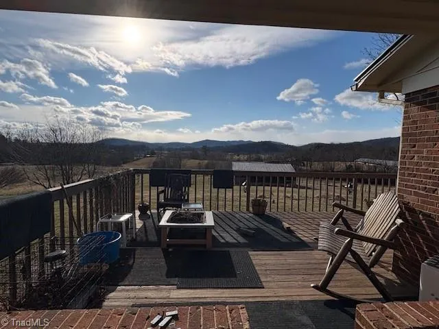 927 Shingle Gap Road Purlear, NC 28665