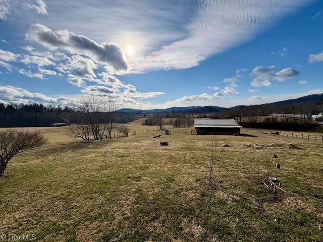 927 Shingle Gap Road Purlear, NC 28665