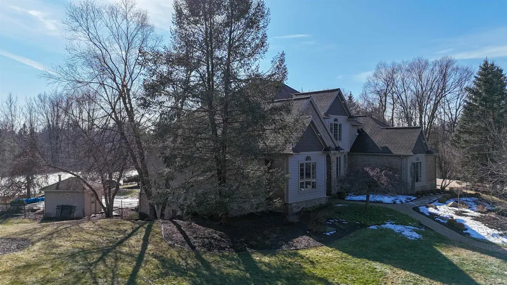 956 E Remus Road Union Charter Township, MI 48858
