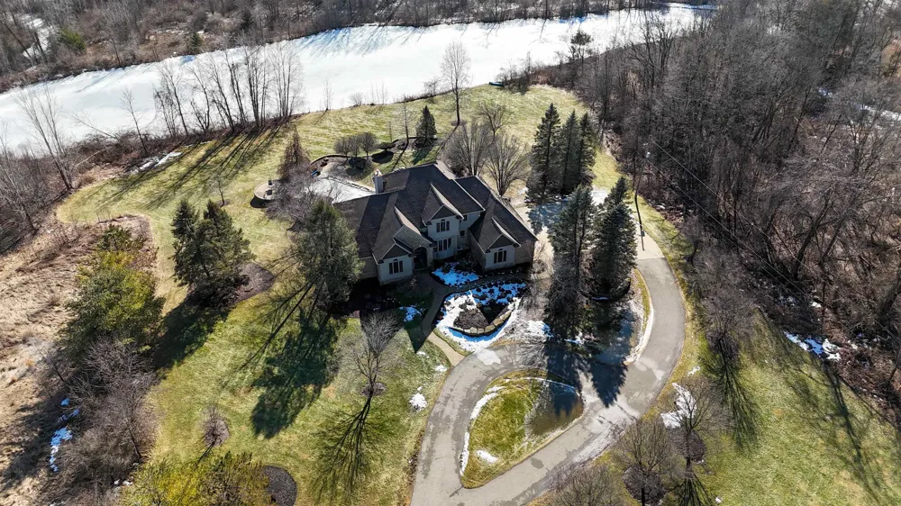 956 E Remus Road Union Charter Township, MI 48858