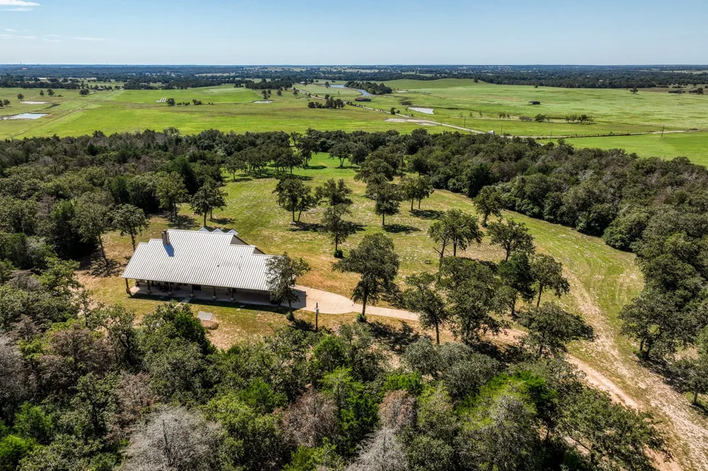 3336 County Road 326 Lexington, TX 78947