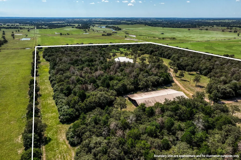 3336 County Road 326 Lexington, TX 78947