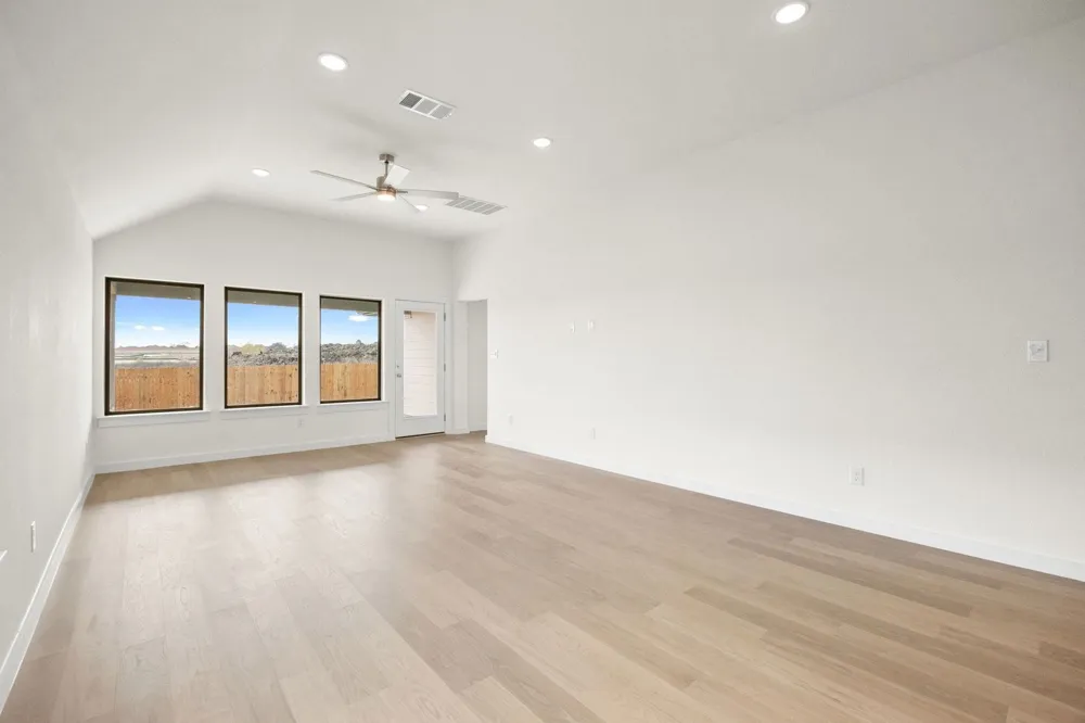 102 Malibu Hutto, TX 78634