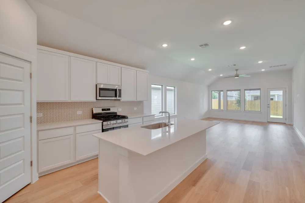 102 Malibu Hutto, TX 78634