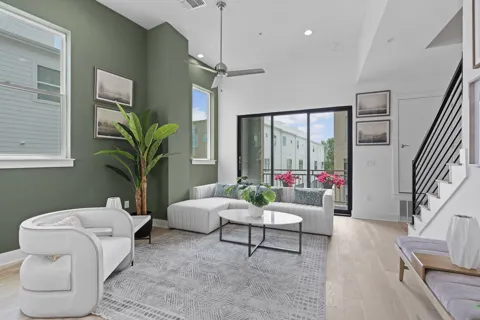 2805 McCurdy Street #10
