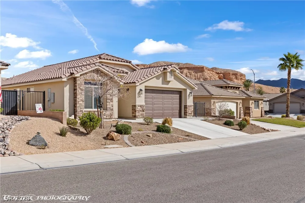 921 Shadow Hawk Ridge Mesquite, NV 89027