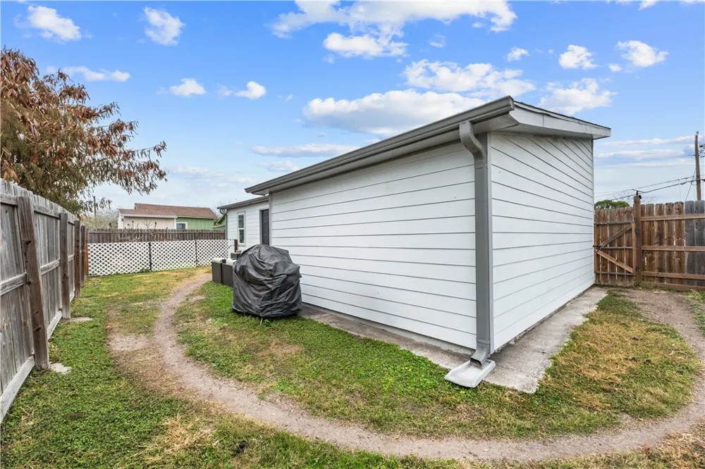 3009 Blake Corpus Christi, TX 78405