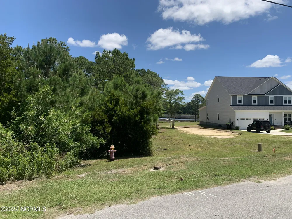 276 E Ivybridge Drive Hubert, NC 28539