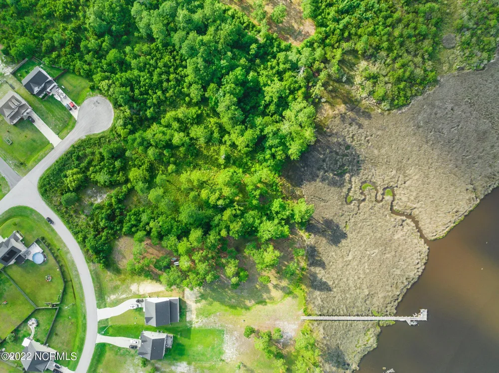 276 E Ivybridge Drive Hubert, NC 28539