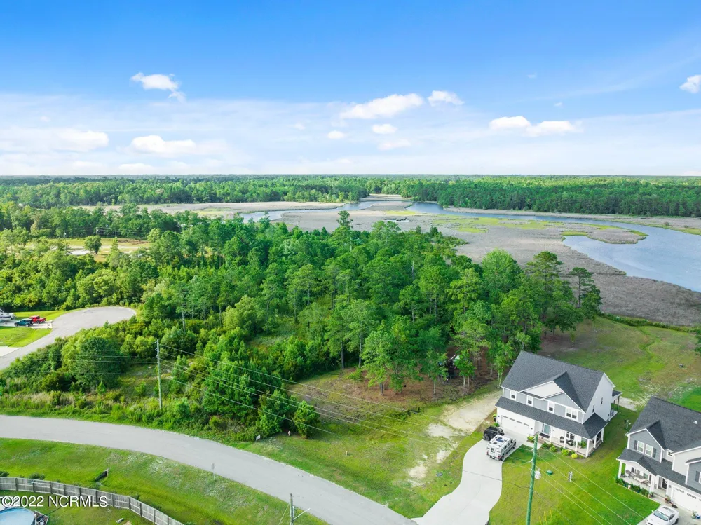 276 E Ivybridge Drive Hubert, NC 28539
