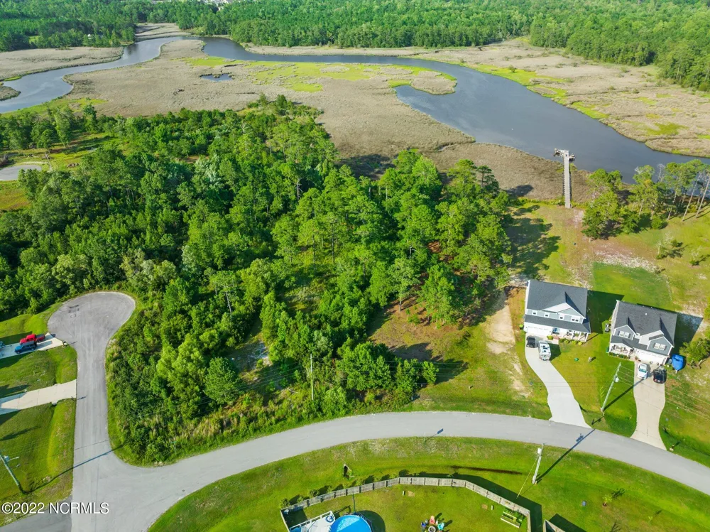 276 E Ivybridge Drive Hubert, NC 28539