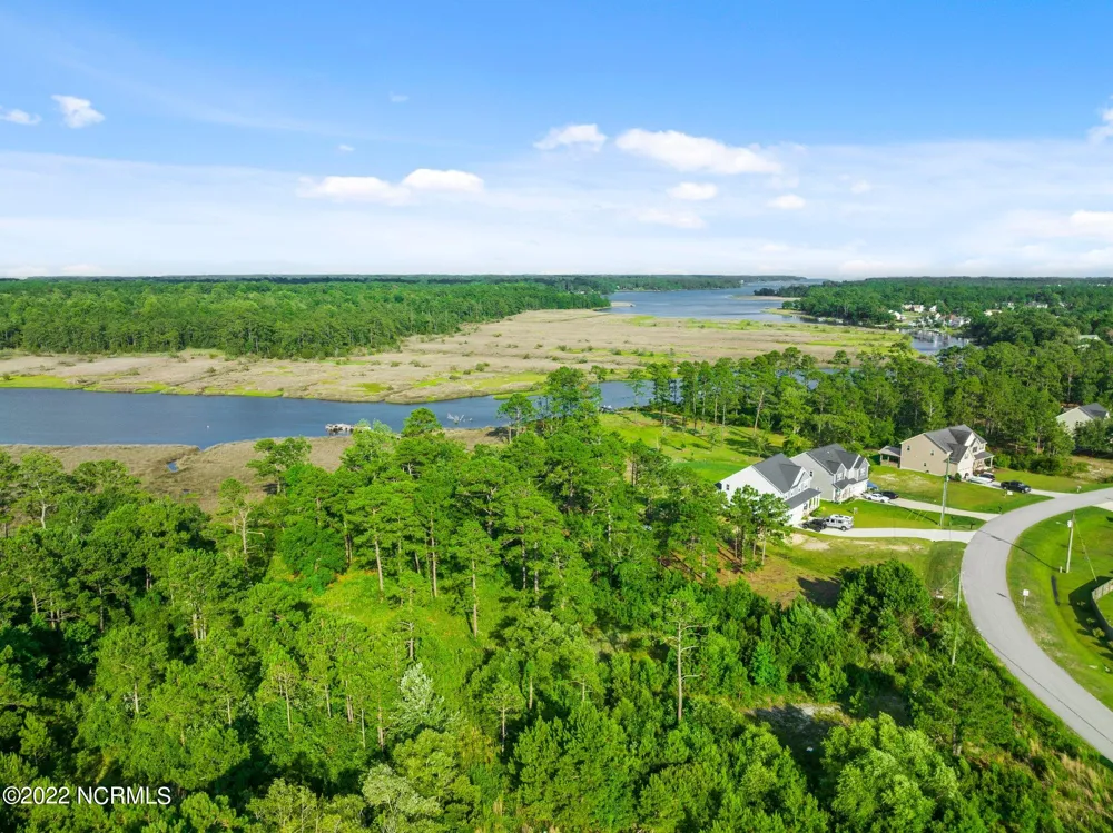 276 E Ivybridge Drive Hubert, NC 28539