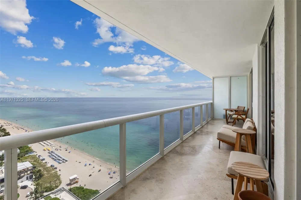 1830 S OCEAN DR #2811 Hallandale Beach, FL 33009