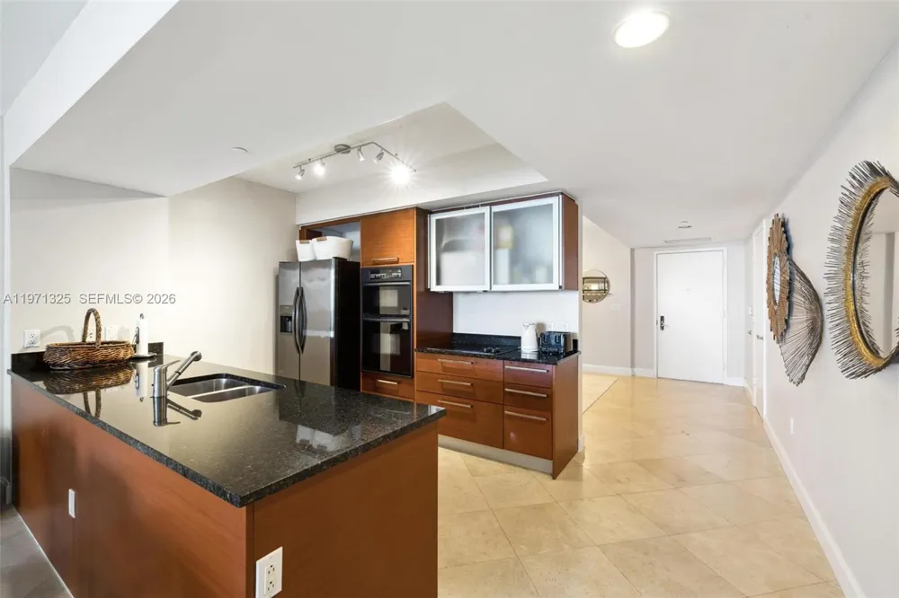 1830 S OCEAN DR #2811 Hallandale Beach, FL 33009