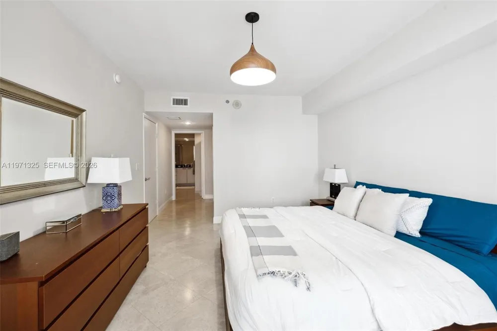 1830 S OCEAN DR #2811 Hallandale Beach, FL 33009