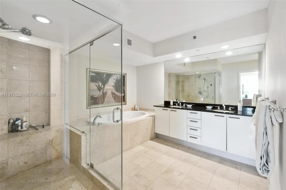 1830 S OCEAN DR #2811 Hallandale Beach, FL 33009