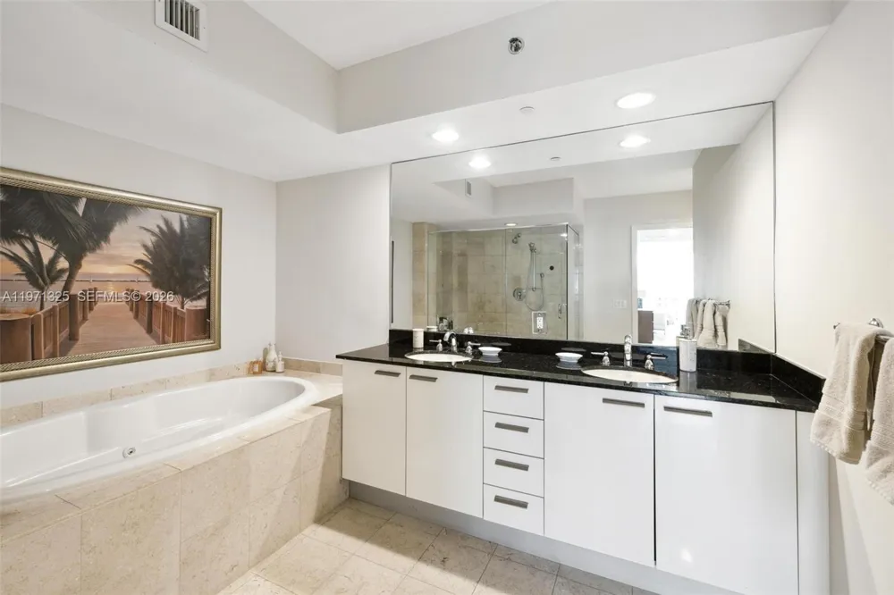 1830 S OCEAN DR #2811 Hallandale Beach, FL 33009