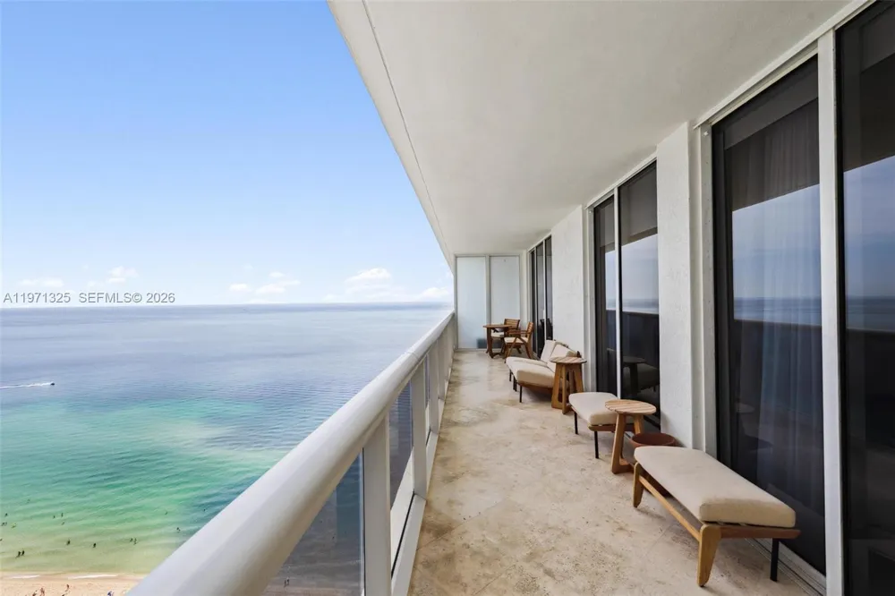 1830 S OCEAN DR #2811 Hallandale Beach, FL 33009