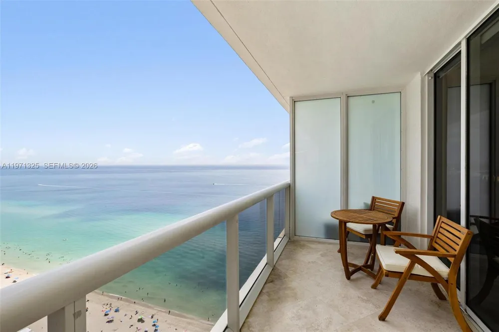 1830 S OCEAN DR #2811 Hallandale Beach, FL 33009