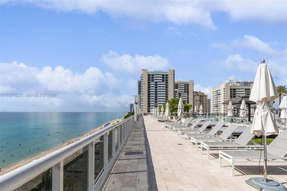 1830 S OCEAN DR #2811 Hallandale Beach, FL 33009