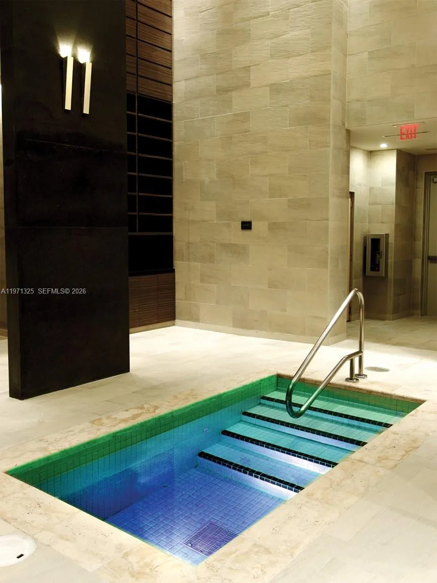 1830 S OCEAN DR #2811 Hallandale Beach, FL 33009