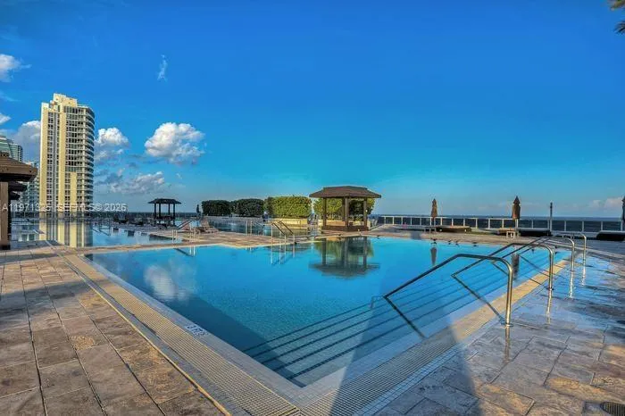 1830 S OCEAN DR #2811 Hallandale Beach, FL 33009