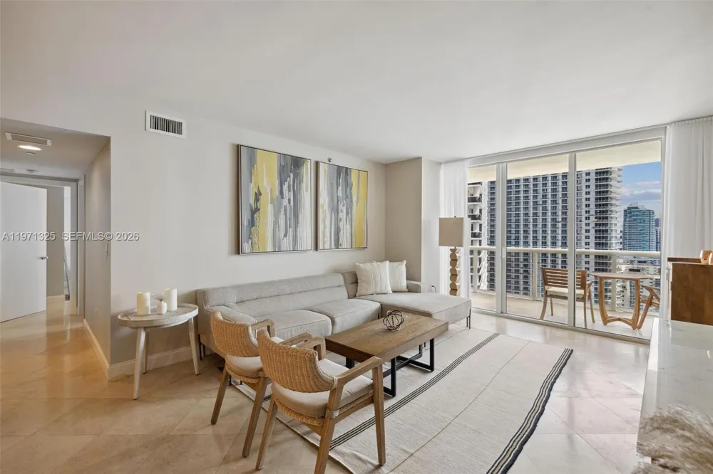 1830 S OCEAN DR #2811 Hallandale Beach, FL 33009
