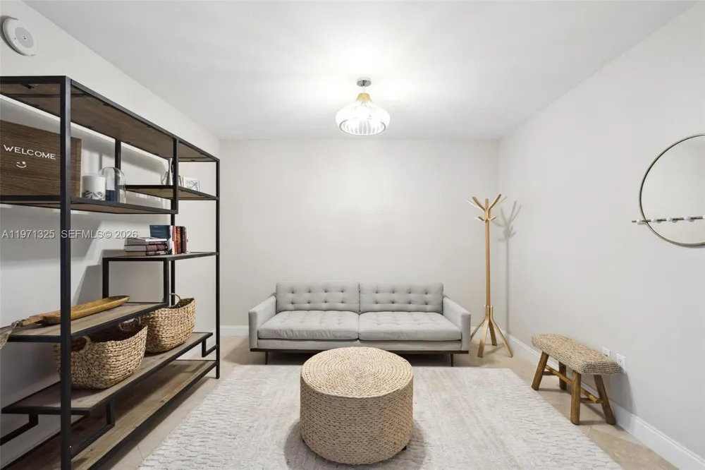 1830 S OCEAN DR #2811 Hallandale Beach, FL 33009