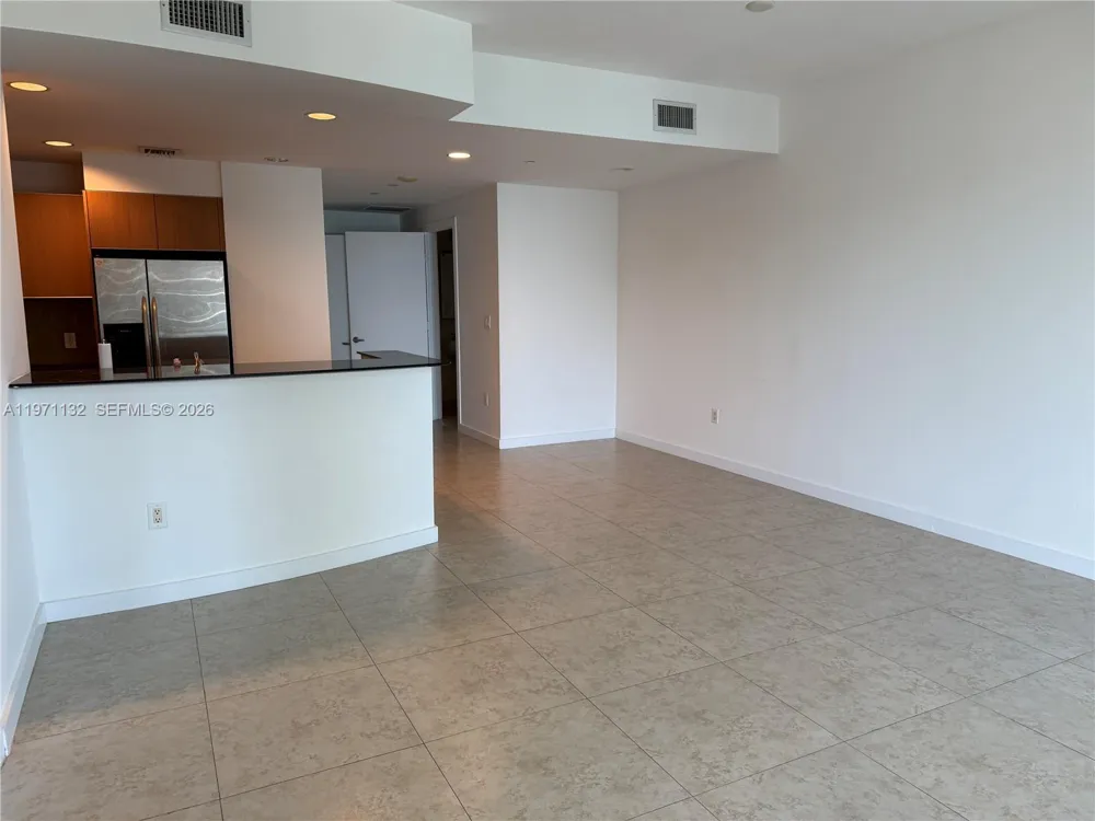 1060 Brickell Ave #3105 Miami, FL 33131