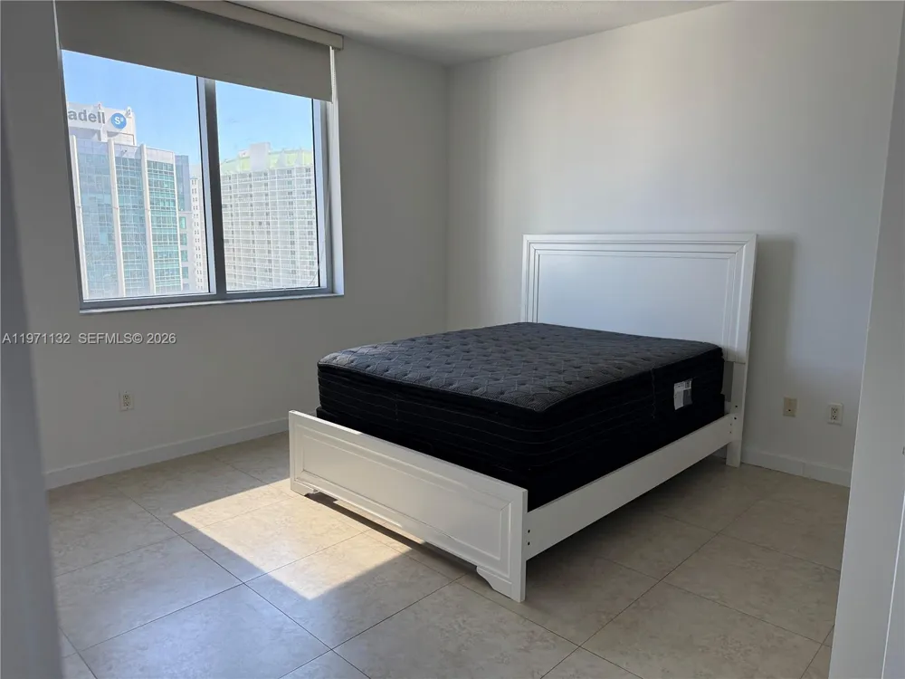 1060 Brickell Ave #3105 Miami, FL 33131