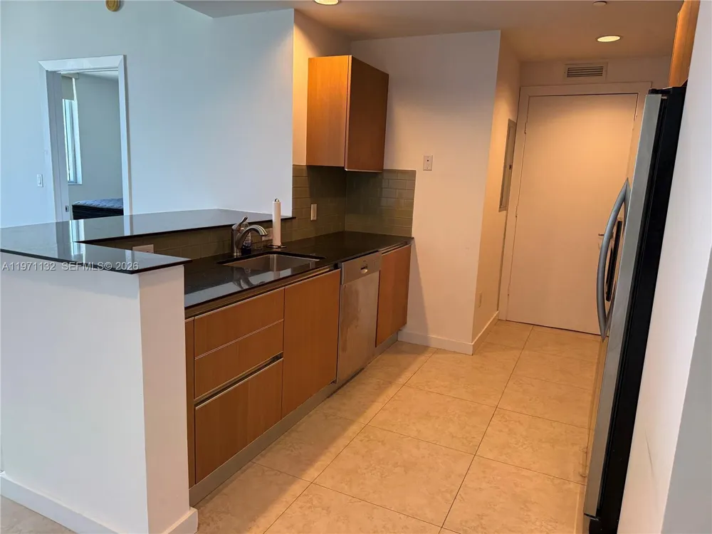 1060 Brickell Ave #3105 Miami, FL 33131