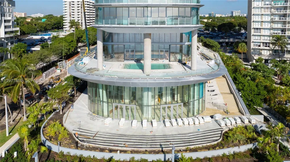 175 SE 25 Rd #2802 Miami, FL 33129
