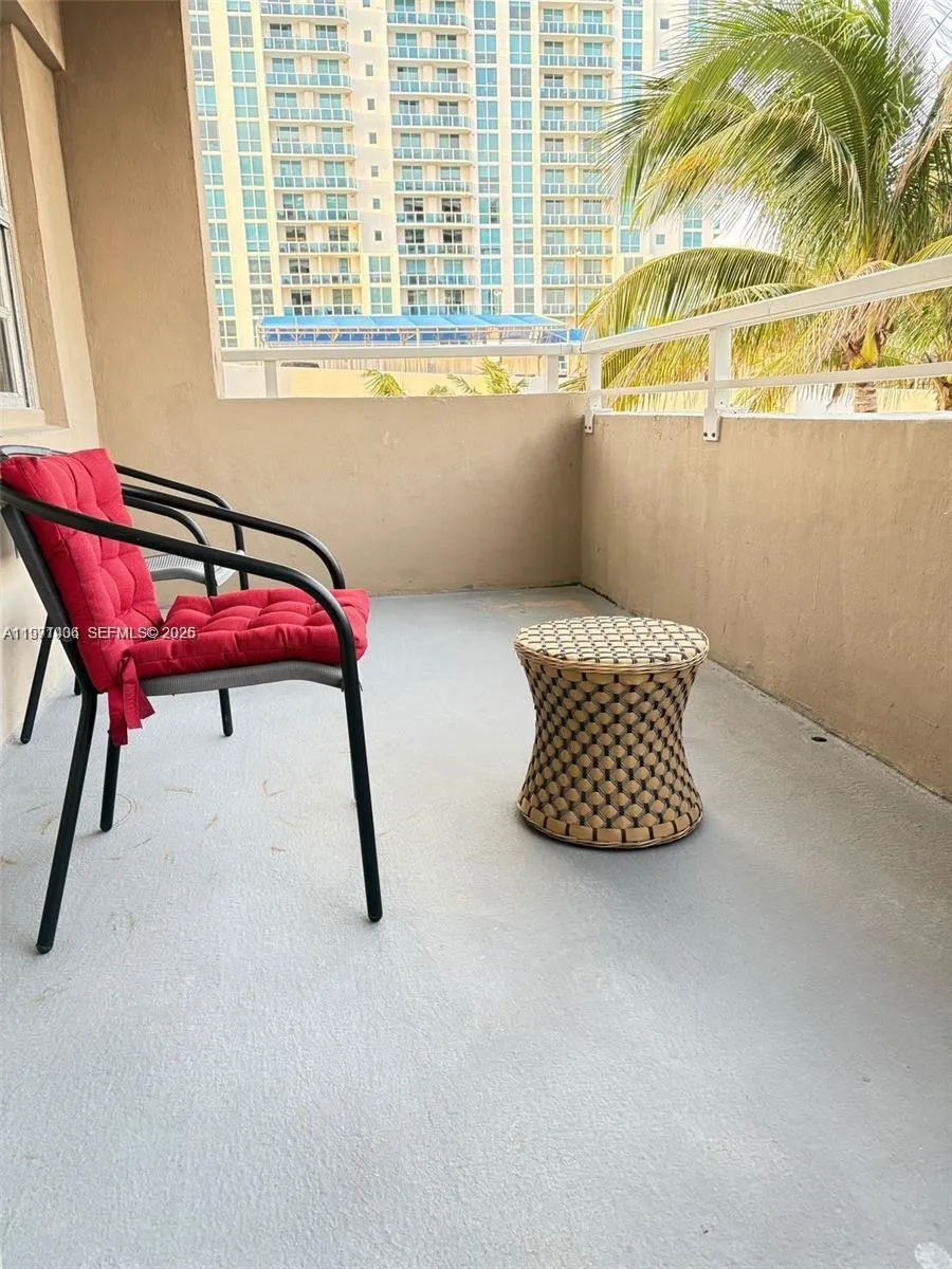 1965 S Ocean Dr #2F Hallandale Beach, FL 33009