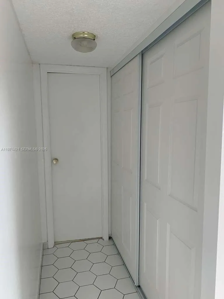 5003 NW 35th St #405 Lauderdale Lakes, FL 33319